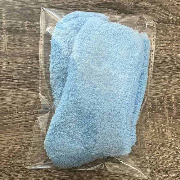 NWOT Blue Fuzzy Socks - Picture 3 of 4